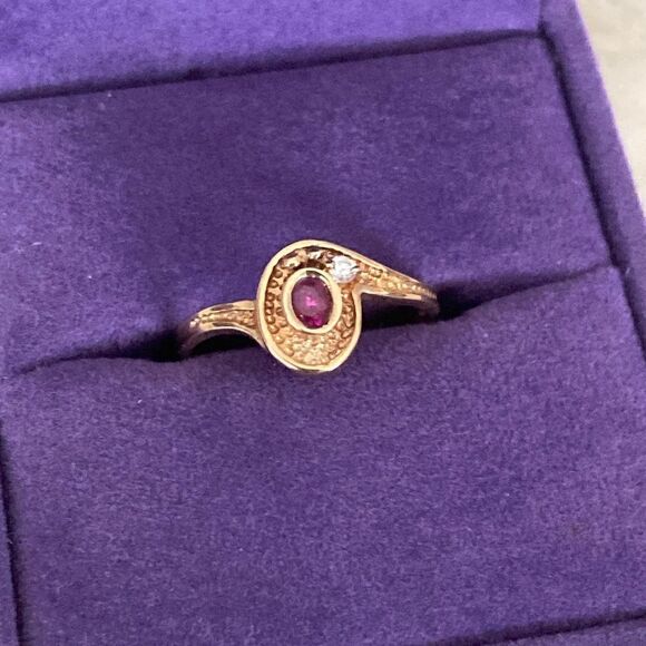 10K Yellow Gold European Made Genuine Ruby & Diamond Ring - Picture 3 of 10
